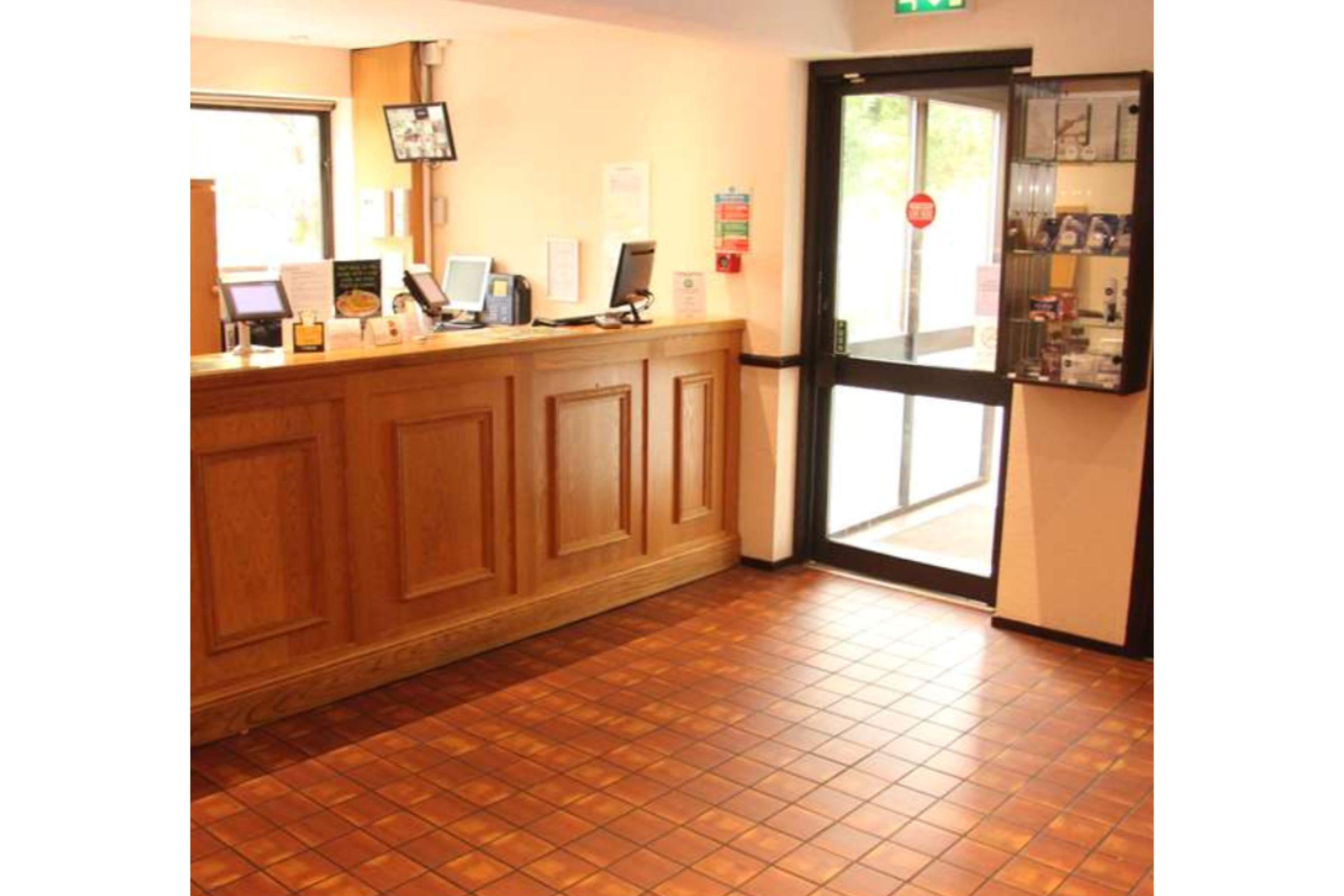 Campanile Milton Keynes - Fenny Stratford Hotel Eksteriør billede
