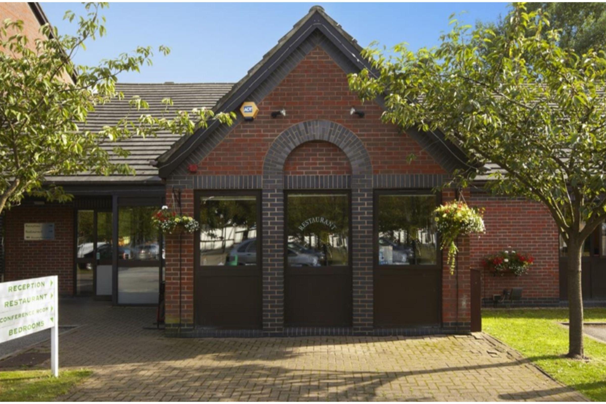 Campanile Milton Keynes - Fenny Stratford Hotel Eksteriør billede